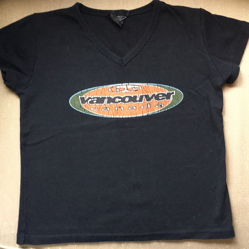 Vintage cropped black t-shirt with Vancouver logo - Picture 1 of 4